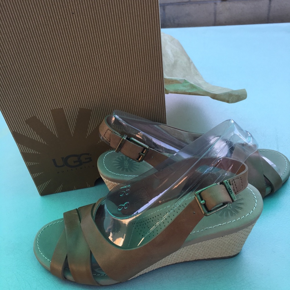 UGG TAN WEDGES,SIZE 8